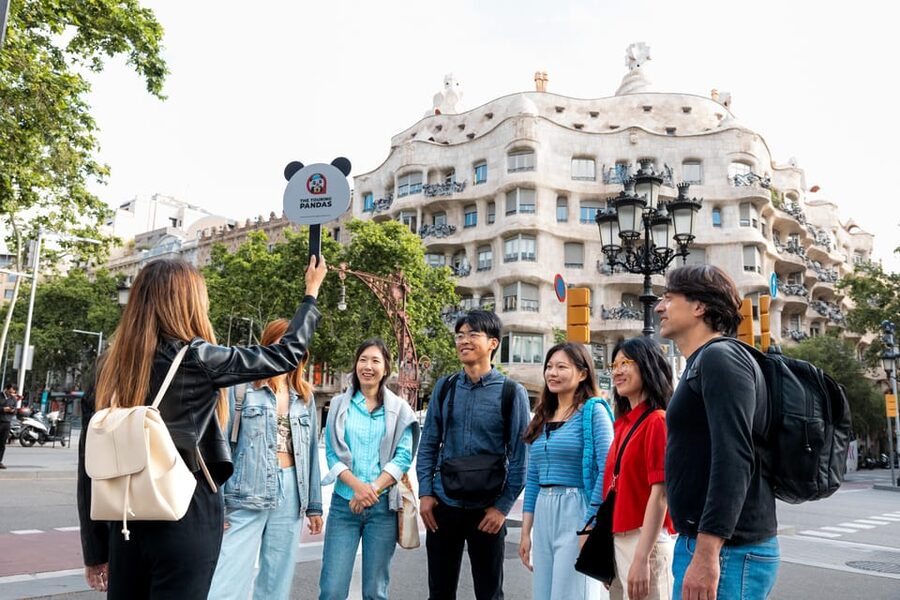 Barcelona: Casa Vicens, Pedrera, and Casa Batlló Guided Tour - Starting at Casa Vicens in Gràcia