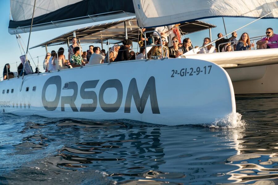 Barcelona: Catamaran Cruise with optional Live Jazz Music - The front netting and the feel of open water