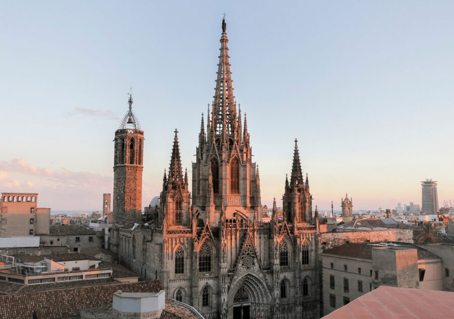 Barcelona Cathedral: Ticket, Guided Tour and VR Experience - Saint Lucia and the cathedral’s spiritual side