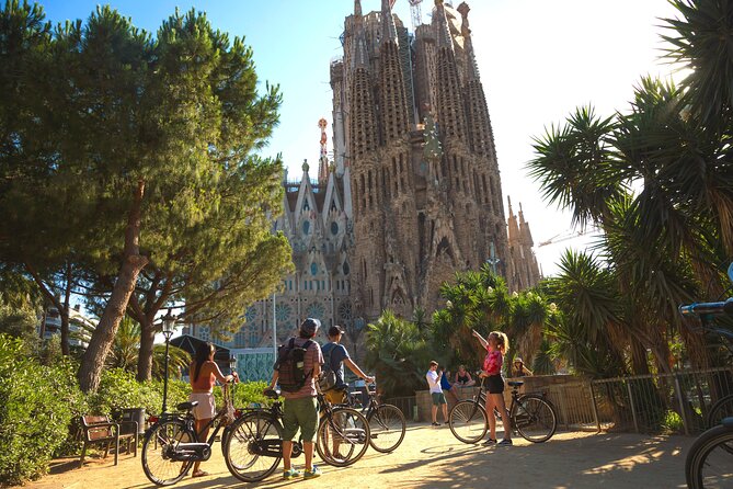 Barcelona City Highlights Bike Tour - Why a bike is a smart way to see Barcelona