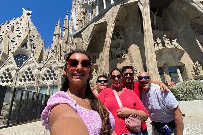 Barcelona City Tour: Gothic Pedrera, Sagrada Familia & Park Güell - Park Güell and the Best City Views