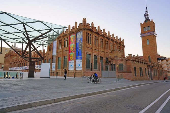 Barcelona City Tour Hop-On Hop-Off with Optional Boat - Key points before you book