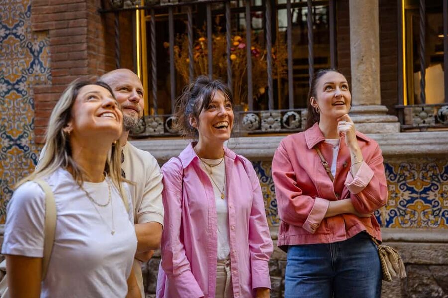 Barcelona: City Walking Tour with Local Guide - Els Quatre Gats and Barcelona’s artistic character