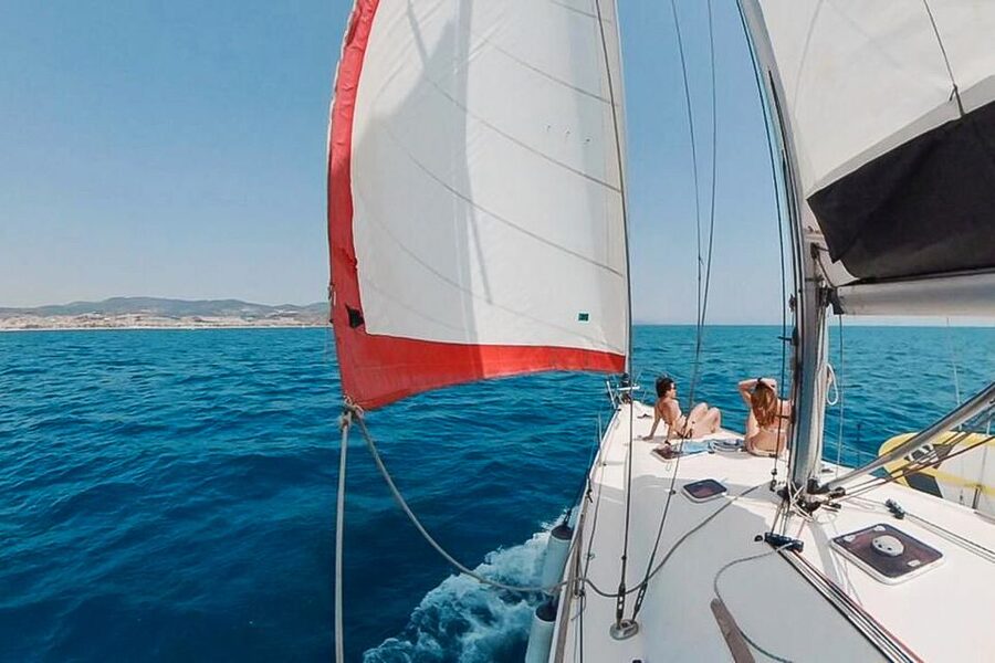 Barcelona: Coastline Boat Trip with Snacks and Cava - Practical tips for a smoother outing