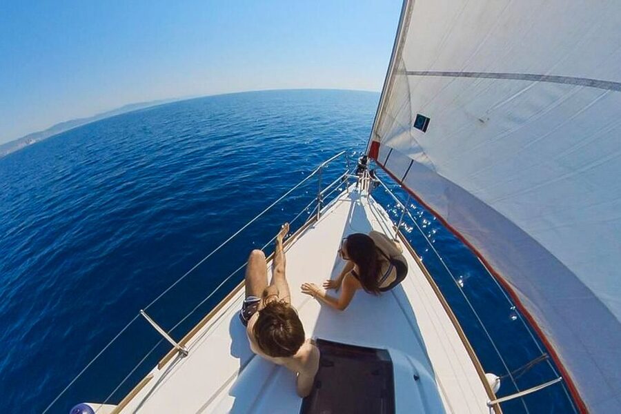 Barcelona: Coastline Boat Trip with Snacks and Cava - Setting sail from Barcelona’s waterfront