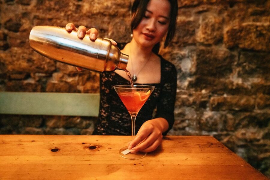 Barcelona: Cocktail Master Class by Mixologist with Tapas - Tapas between the shakes and stirs