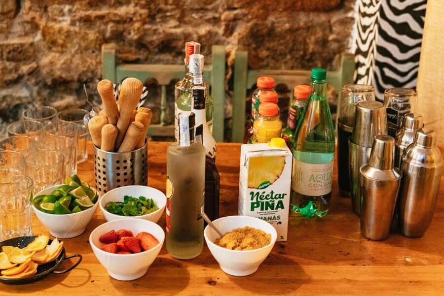 Barcelona: Cocktail Master Class by Mixologist with Tapas - How much value do you get for $48?