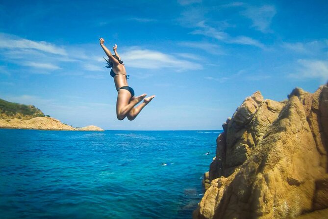 Barcelona: Costa Brava Easy Hike, Snorkel, Cliff-Jump & Meal - S’Agaró and its elegant seaside architecture