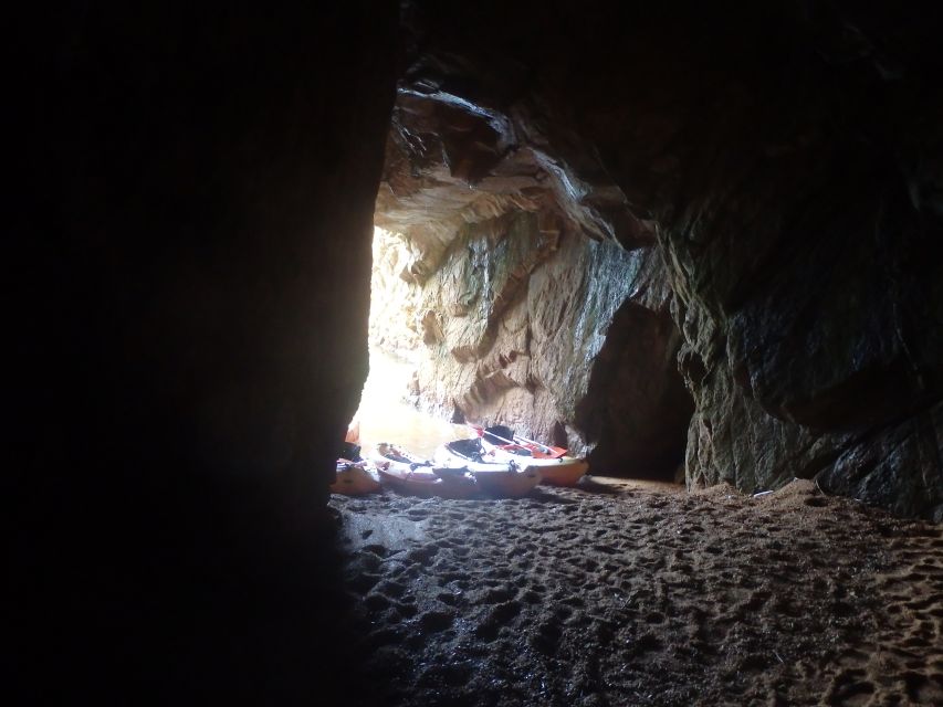 Barcelona: Costa Brava Kayak, Snorkel & Cliff Jump & Lunch - Snorkeling in Mediterranean water