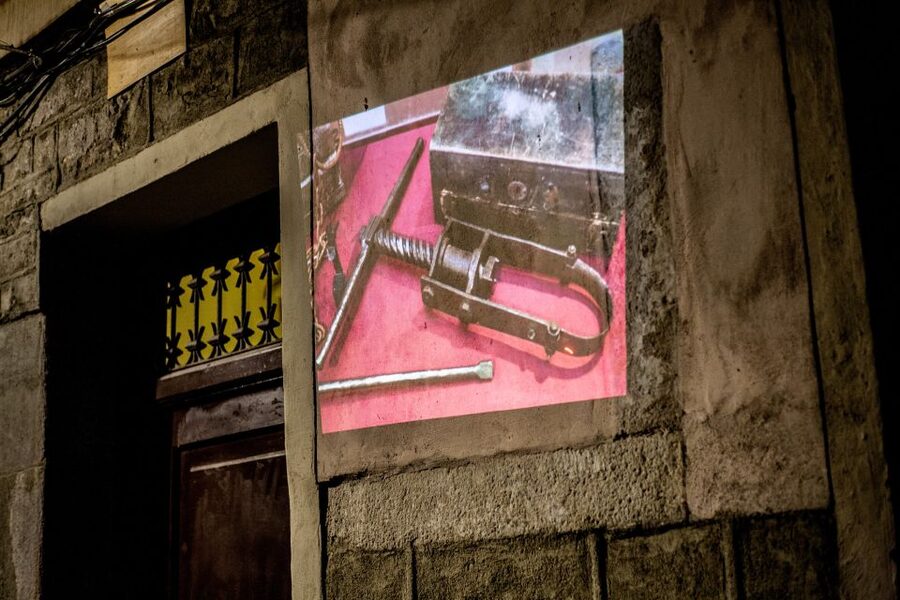 Barcelona: Dark History Night Walking Tour - How the two hours feel