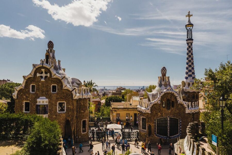 Barcelona: Discover Gaudí, Sagrada Familia, and Park Güell - The big picture: three major Gaudí sites in 5.5 hours