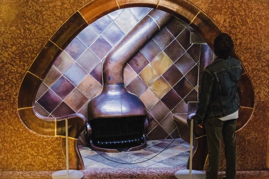 Barcelona: Discover Gaudí, Sagrada Familia, and Park Güell - Morning or afternoon: choose the right Gaudí house