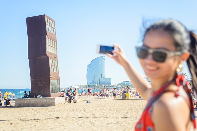 Barcelona e-Bike Tour: Gaudí & Old Town Small Group - Meeting Gaudí along Barcelona’s grand avenues