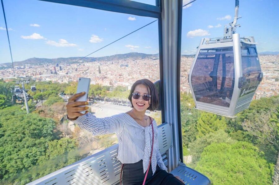 Barcelona: E-Bike Tour with Montjuic Cable Car & Boat Ride - The guides make or break the ride