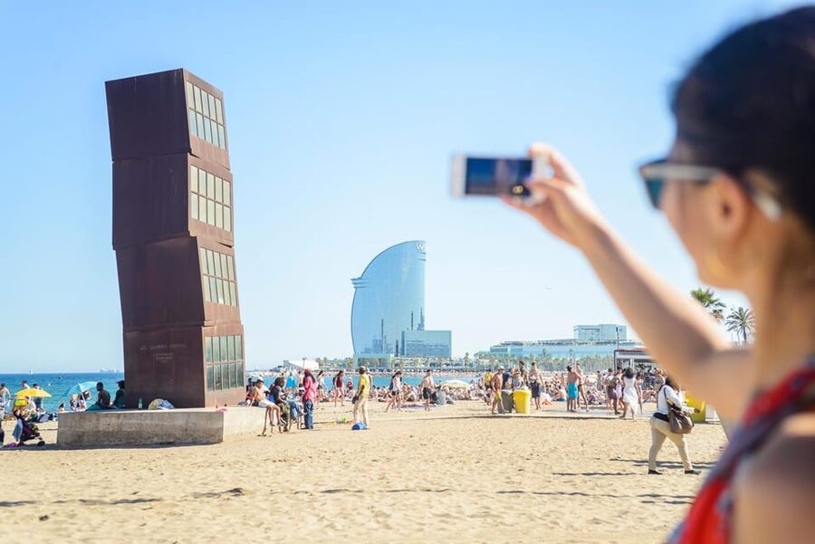 Barcelona eBike Tour with Wine and Tapas Experience - Barri de la Ribera and the character of El Born