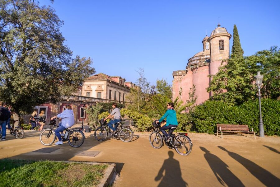 Barcelona eBike Tour with Wine and Tapas Experience - Back through the Old City