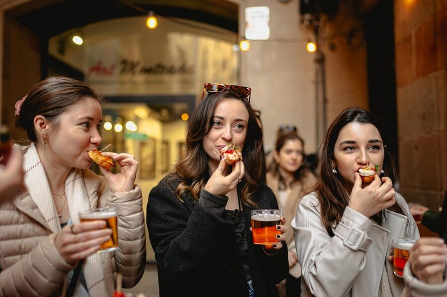 Barcelona: El Born Food Walking Tour with Tapas and Drinks - The best parts of the Barcelona food walk