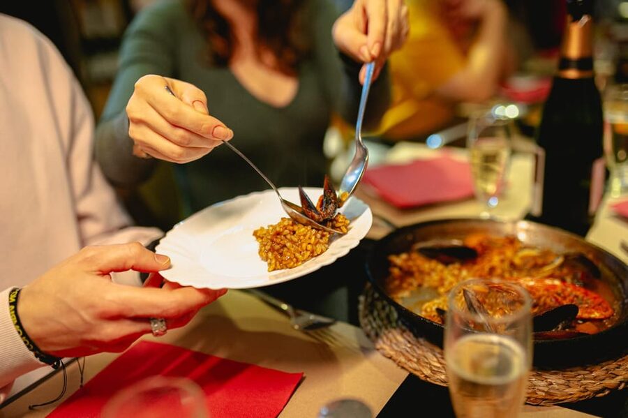 Barcelona: El Born Food Walking Tour with Tapas and Drinks - Why the guide matters more than the route