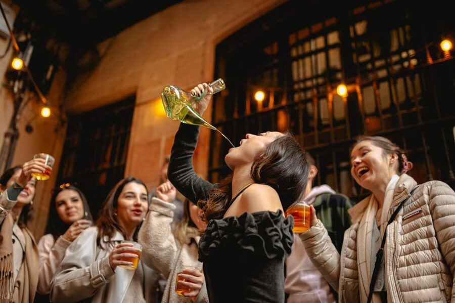 Barcelona: El Born Food Walking Tour with Tapas and Drinks - Roman Barcelona in the Gothic Quarter