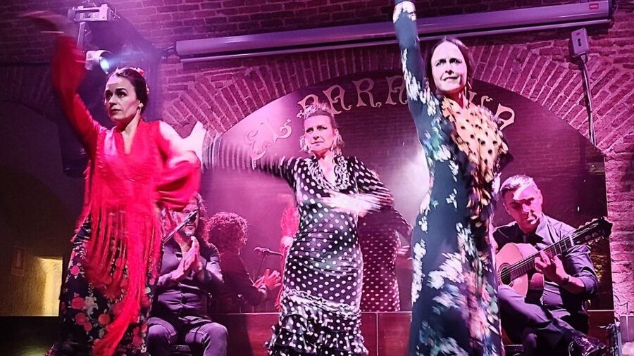 Barcelona: Exclusive Flamenco Show at El Paraigua with Drink - Finding El Paraigua beside Plaça Jaume I