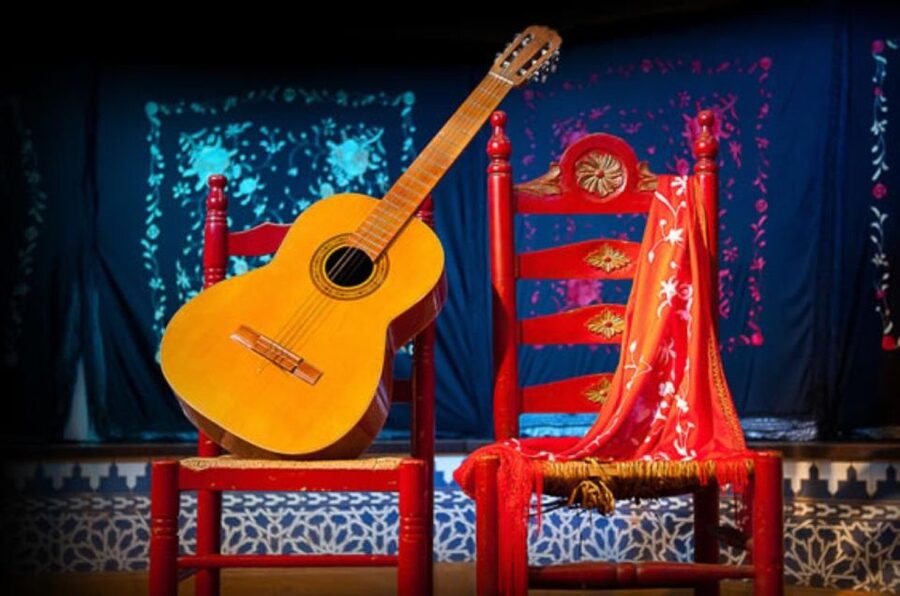 Barcelona: Flamenco at El Patio Andaluz with Optional Dinner - Inside El Patio Andaluz, a small room with a close view