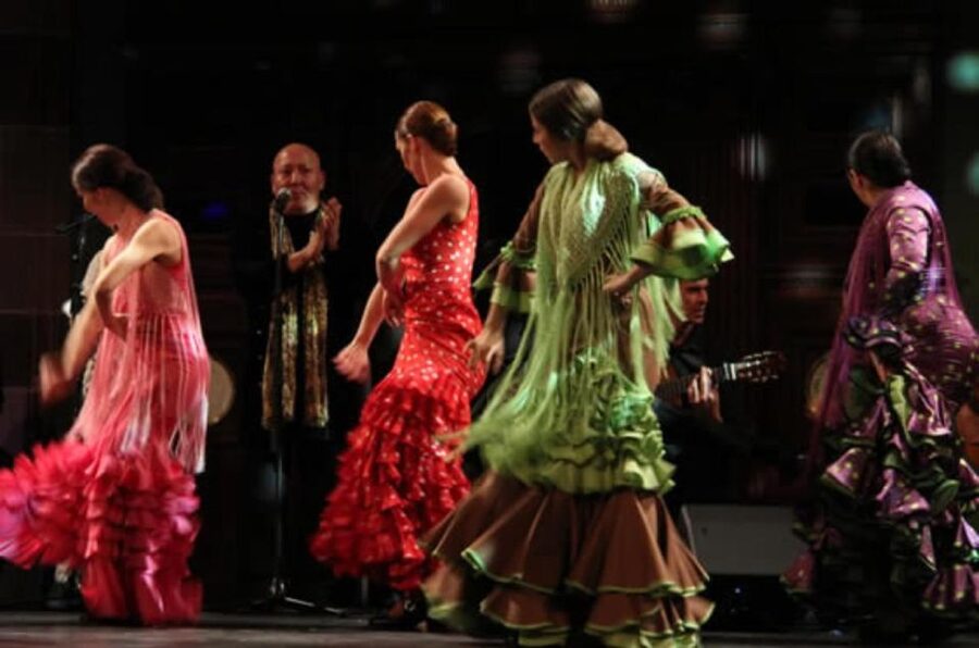 Barcelona: Flamenco at El Patio Andaluz with Optional Dinner - Why the close seating matters for flamenco