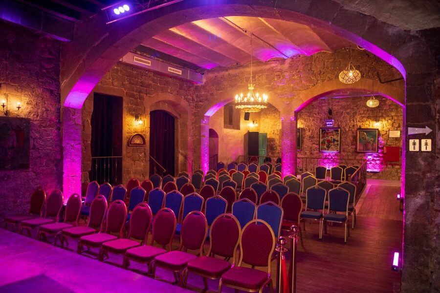 Barcelona: Flamenco Show at Palau Dalmases - The sound, movement, and emotional force