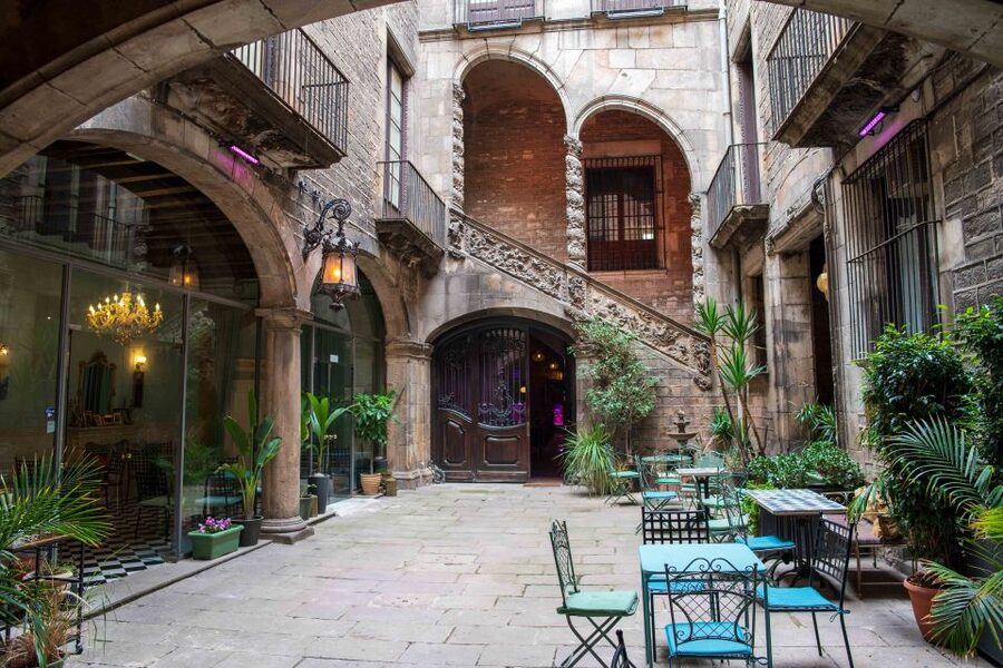 Barcelona: Flamenco Show at Palau Dalmases - Is $35 good value?