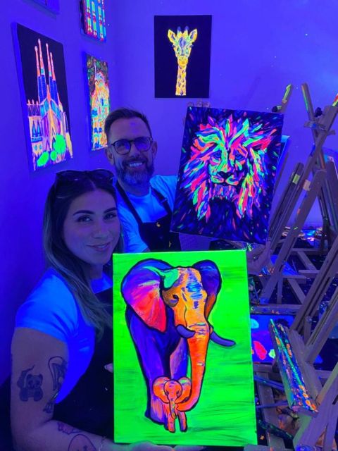 Barcelona: Fluorescent Paint and Wine Workshop - Key points to know before booking