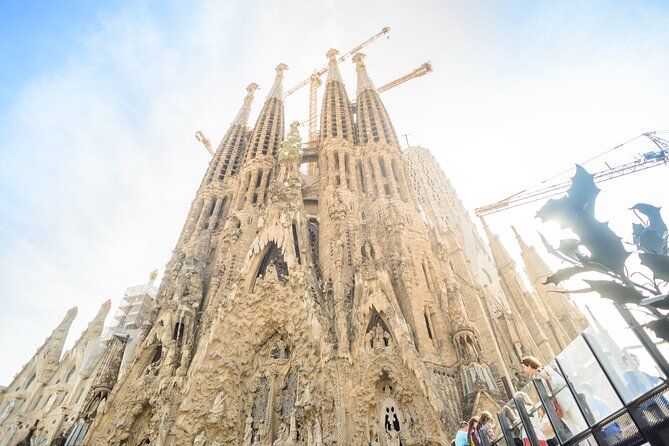 Barcelona Gaudi and Sagrada Familia Tour - Starting at Plaza de Catalunya at 3 p.m.