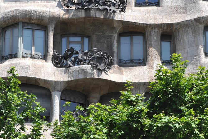 Barcelona & Gaudi. Regular Tour - Why this Barcelona architecture walk is different