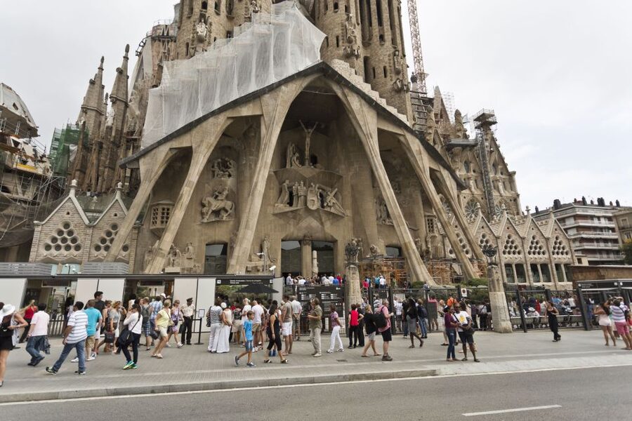 Barcelona: Go City Explorer Pass - Choose 2 to 4 Attractions - Park Güell and Gaudí’s two famous homes