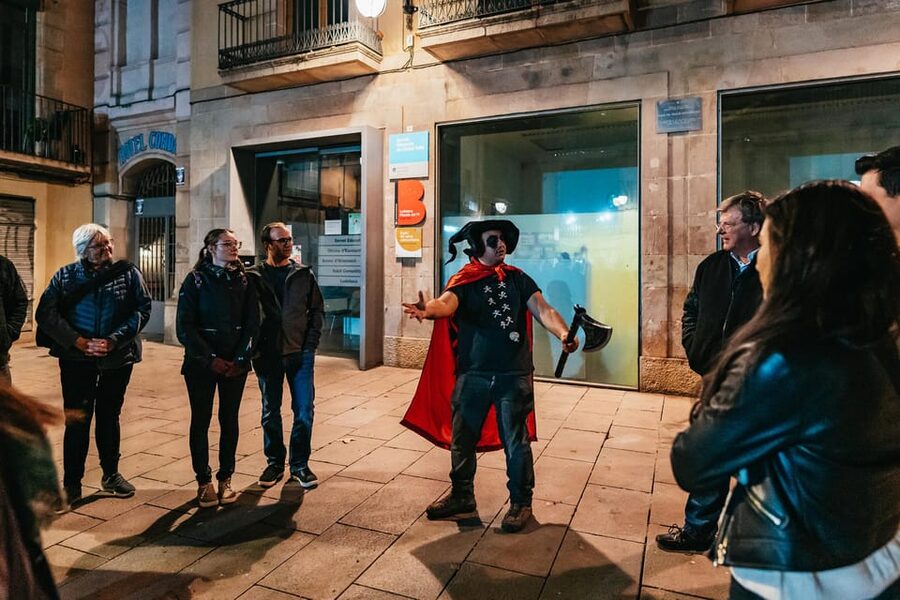 Barcelona: Gothic Quarter Ghosts and Legends Walking Tour - Who should book this tour?