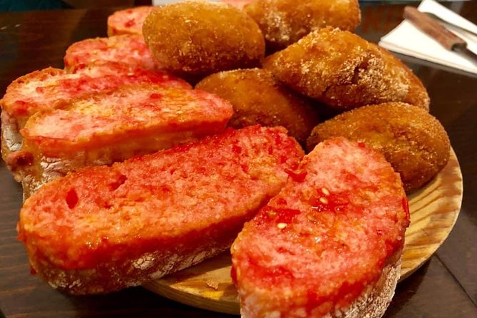 Barcelona Gothic Quarter VIP Tapas & Wine Tour - Second stop: Catalan wine and classic tapas