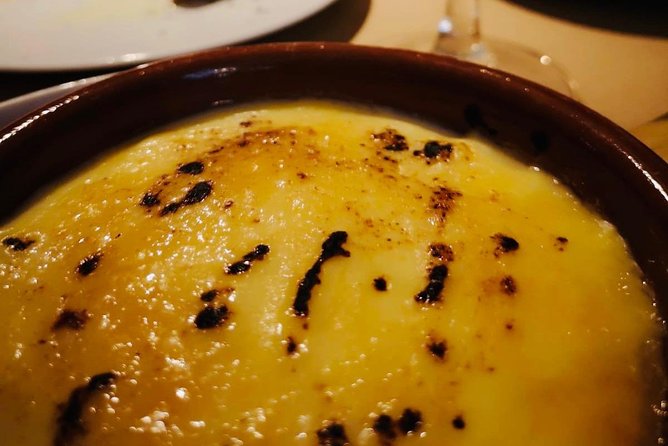 Barcelona Gothic Quarter VIP Tapas & Wine Tour - Gothic lanes, Plaça Sant Jaume, and the old Jewish Quarter