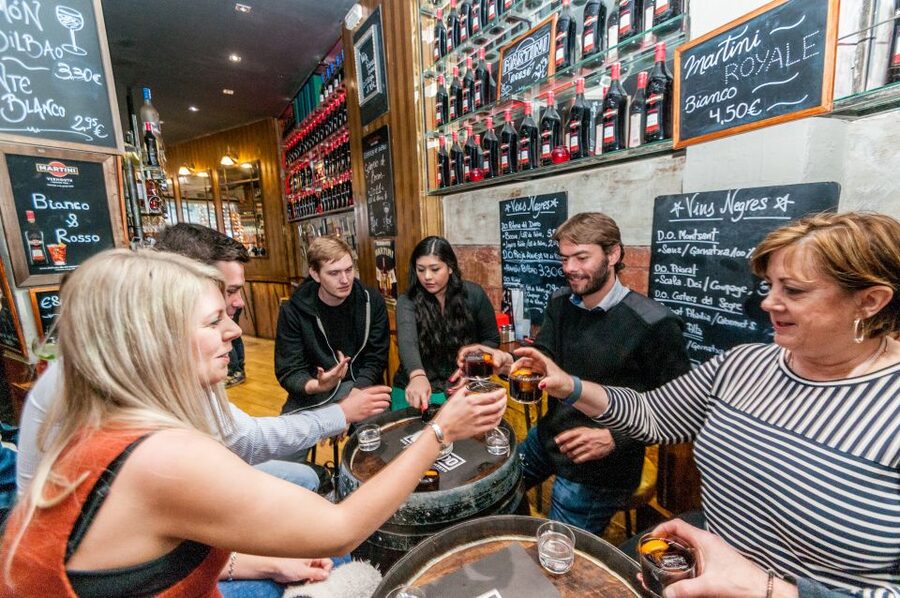 Barcelona Gourmet Food & Wine Tour with Local Expert - Second stop: comfort food, music, and a local bar mood