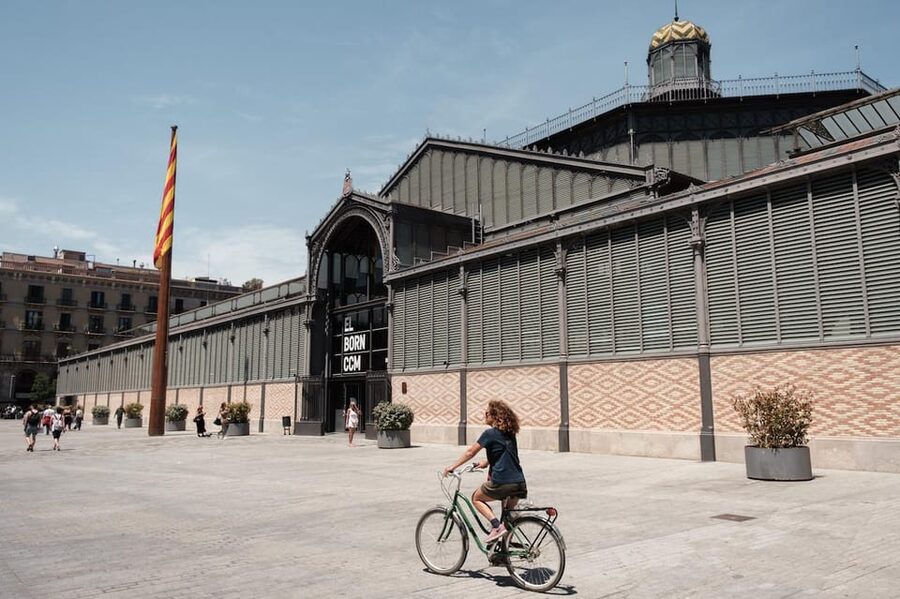 Barcelona: Guided Bike or E-Bike City Tour - Starting at Plaça Reial in Barcelona’s old center