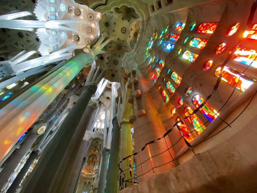 Barcelona: Guided Tour of Sagrada Familia - Why an evening visit suits the Sagrada Familia