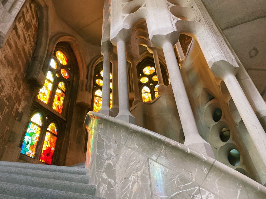 Barcelona: Guided Tour of Sagrada Familia - How the guide quality affects the experience