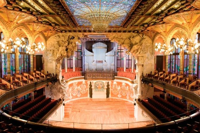 Barcelona Guitar Trio & Dance at the Palau de la Musica - Three guitarists, one tribute to Paco de Lucía