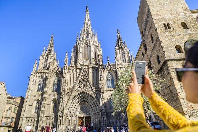 Barcelona Helicopter, Sailboat & Old Town Private Walking Tour - Medieval Barcelona in the Gothic Quarter