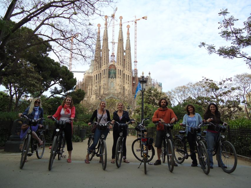 Barcelona Highlights Bike Tour: Cycle along the beach! - Five things worth knowing before you pedal off