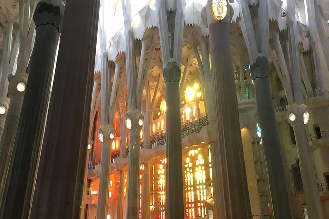 Barcelona: Highlights of Sagrada Familia Max 6 People Guided Tour - Why the Sagrada Familia is better with a guide