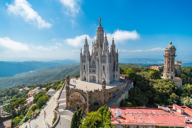 Barcelona Highlights Private Guided Tour with Hotel Pick-up - Montjuïc, Plaça d’Espanya, and city views