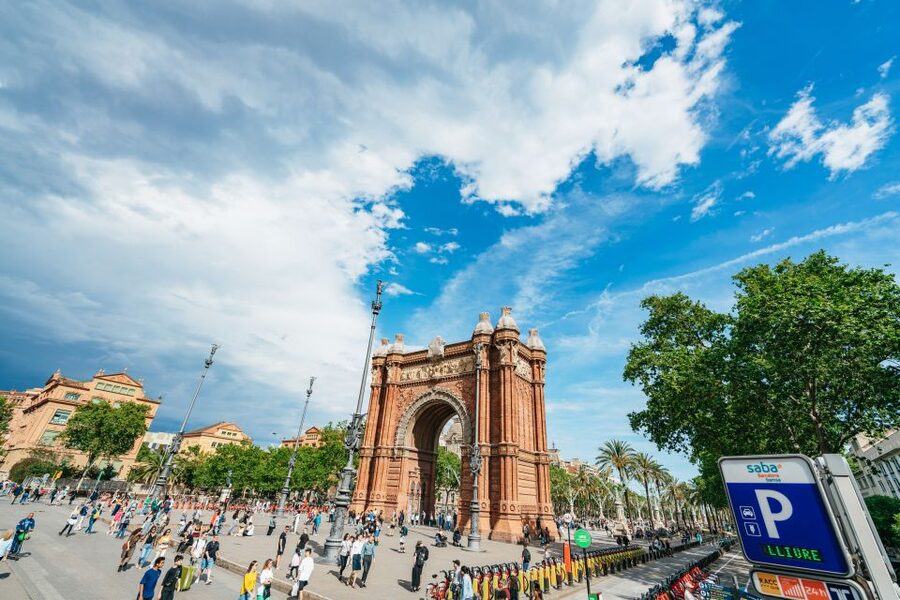 Barcelona Hop-On Hop-Off Bus and FC Barcelona Immersive Tour - Why the 48-hour ticket is often the better value