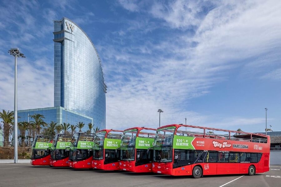 Barcelona: Hop-On Hop-Off Bus & Aquarium Tour - Making the $73 price work for you