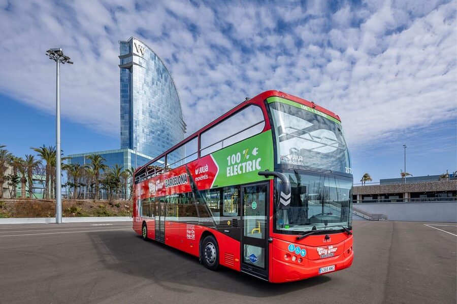 Barcelona: Hop-On Hop-Off Bus with Sailing Cruise - Who will enjoy this combination most
