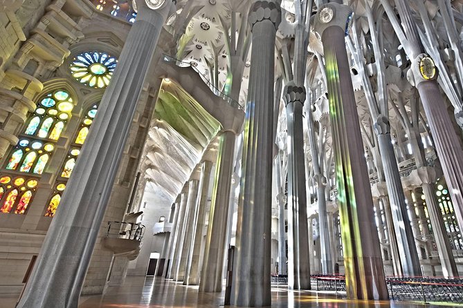 Barcelona in 1 Day: Sagrada Familia, Park Guell,Old Town & Pickup - Las Ramblas and the waterfront from the minivan