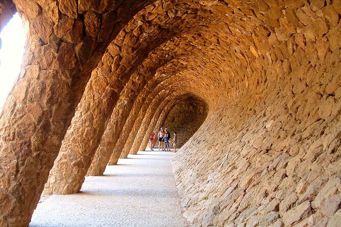 Barcelona in 1 Day: Sagrada Familia, Park Guell,Old Town & Pickup - Sagrada Família: allow time for the interior