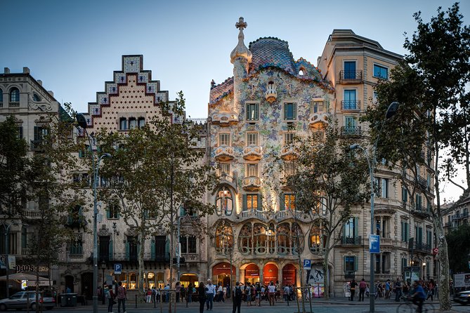Barcelona in 1 Day: Sagrada Familia, Park Guell,Old Town & Pickup - What the $120.29 price really buys you